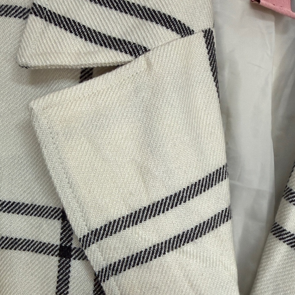 Bandolino Cream and Black Plaid Blazer - Picture 3 of 9